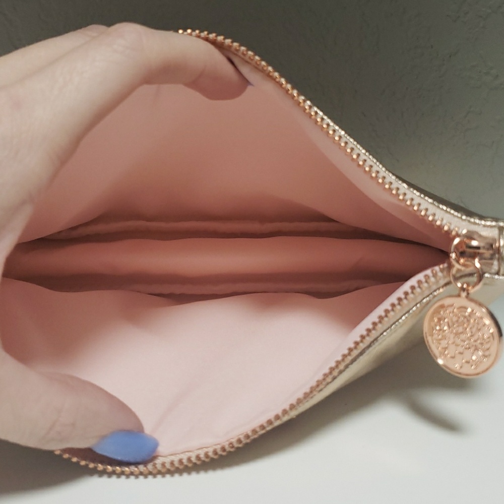 NWOT Vince Camuto Cosmetic Bag - Picture 3 of 4
